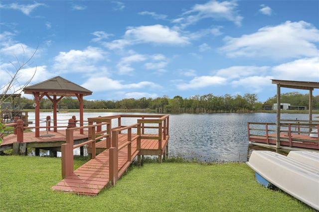 2767 Broadway Street, Dickinson, TX 77539