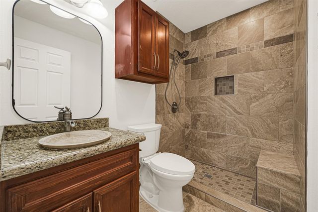 2767 Broadway Street, Dickinson, TX 77539