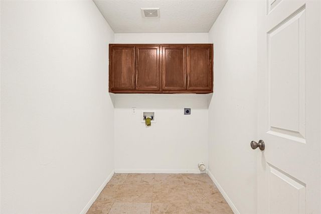 2767 Broadway Street, Dickinson, TX 77539