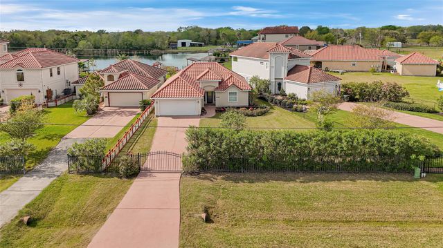 2767 Broadway Street, Dickinson, TX 77539