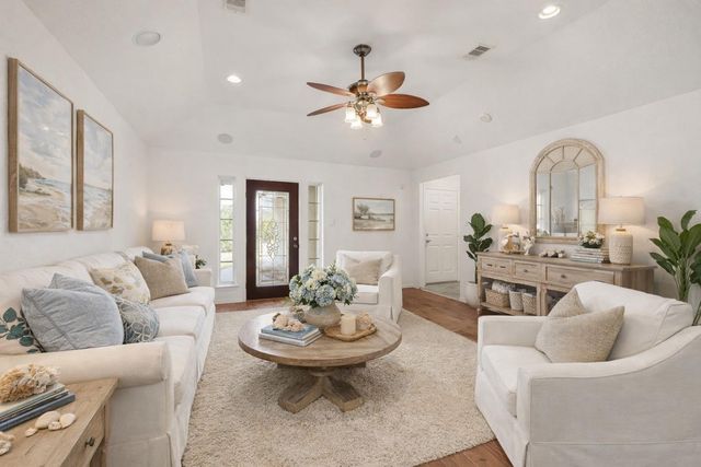 2767 Broadway Street, Dickinson, TX 77539