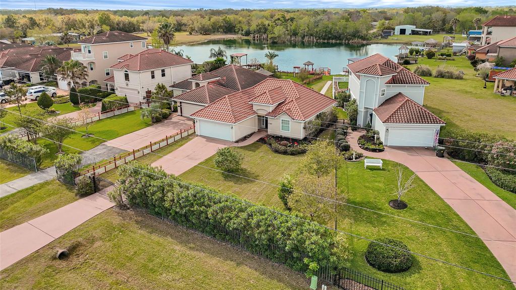 2767 Broadway Street, Dickinson, TX 77539