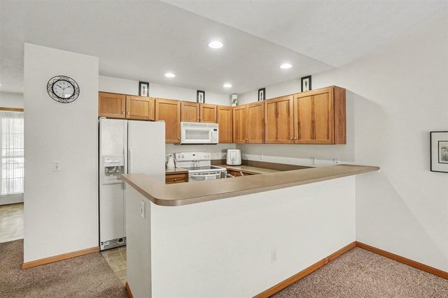 38 W Scotts Drive, Holland, MI 49424