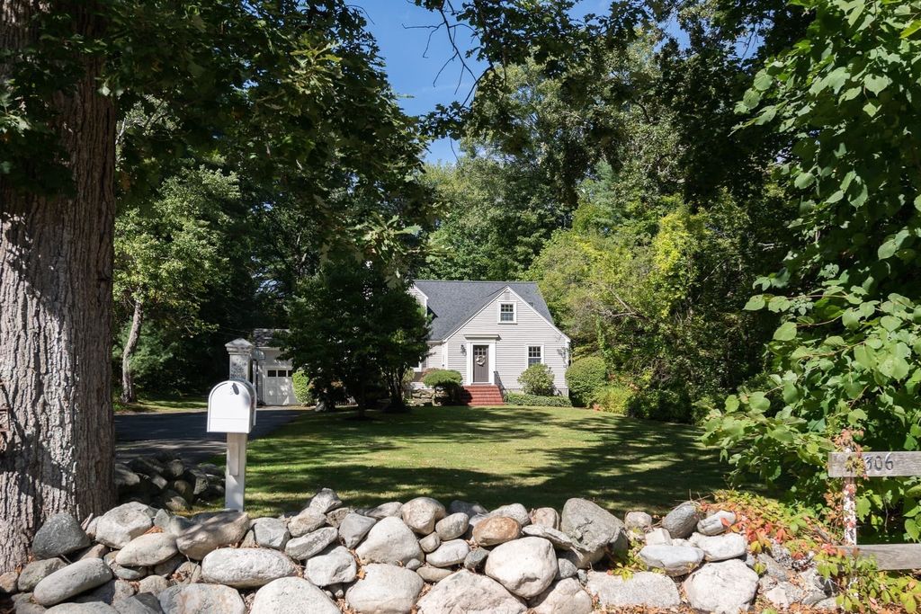306 Merriam Street, Weston, MA 02493