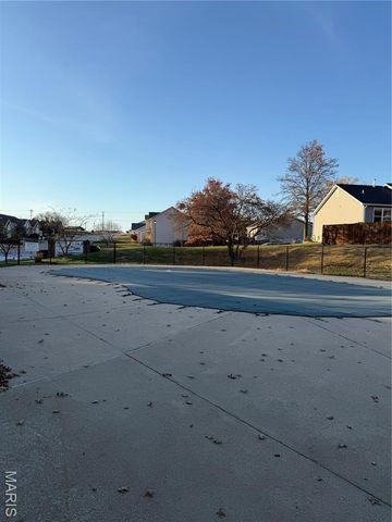 1631 Summergate Parkway I, St Peters, MO 63303