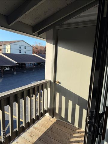 1631 Summergate Parkway I, St Peters, MO 63303