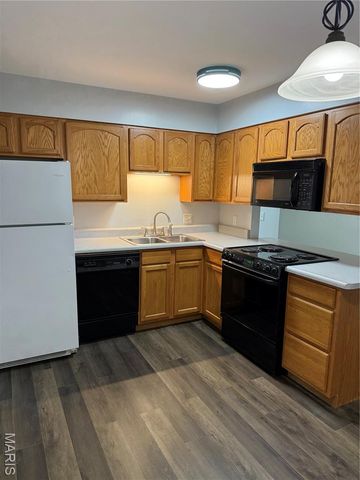 1631 Summergate Parkway I, St Peters, MO 63303