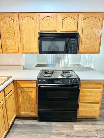 1631 Summergate Parkway I, St Peters, MO 63303