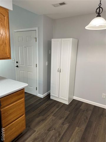 1631 Summergate Parkway I, St Peters, MO 63303