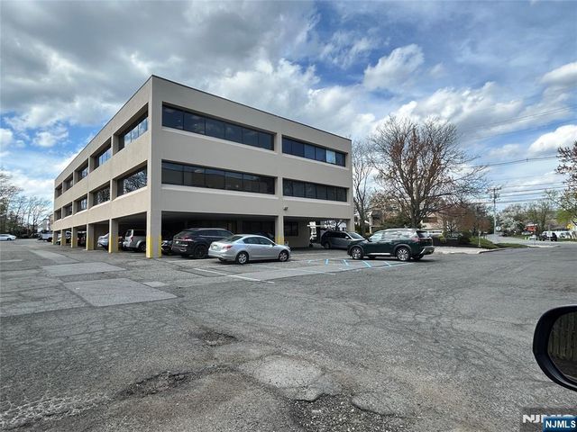 700 E Palisade Avenue G-1, Englewood Cliffs, NJ 07632