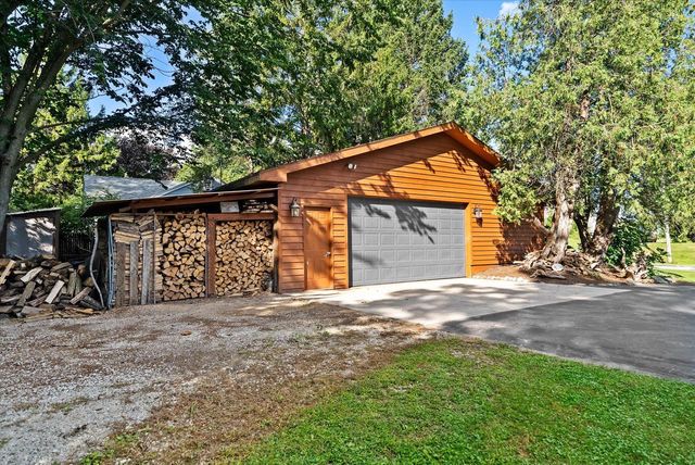 9338 Sauk Trail ROAD, Oostburg, WI 53070