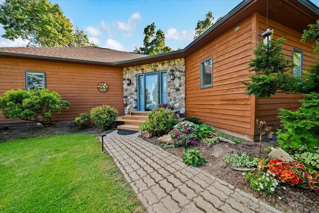 9338 Sauk Trail ROAD, Oostburg, WI 53070
