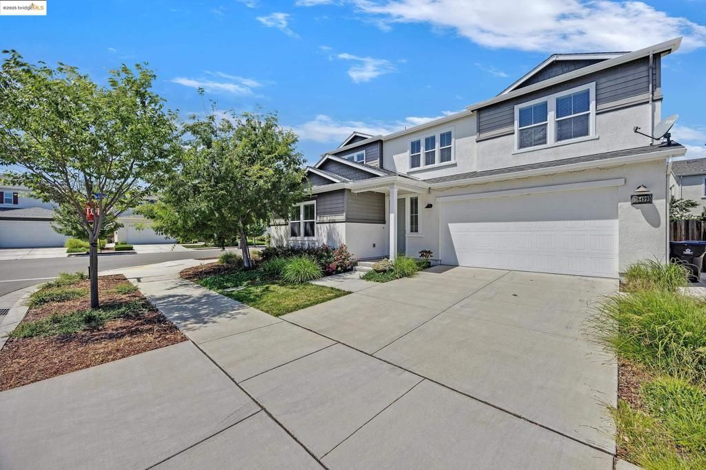 Image 1 of property listing at 18499 Lewiston Dr, Lathrop, CA 95330