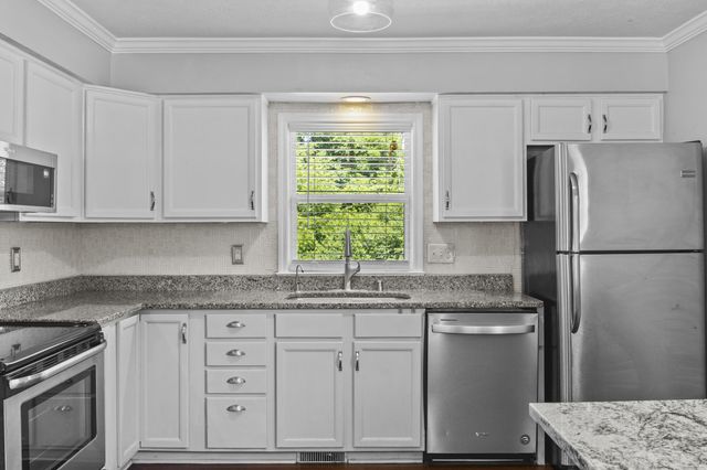 3483 Lansdowne Drive, Lexington, KY 40517