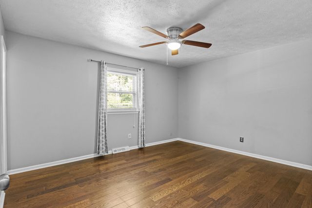 3483 Lansdowne Drive, Lexington, KY 40517