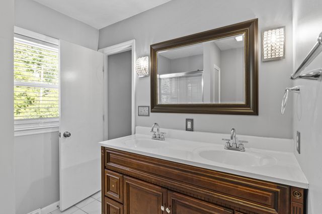 3483 Lansdowne Drive, Lexington, KY 40517
