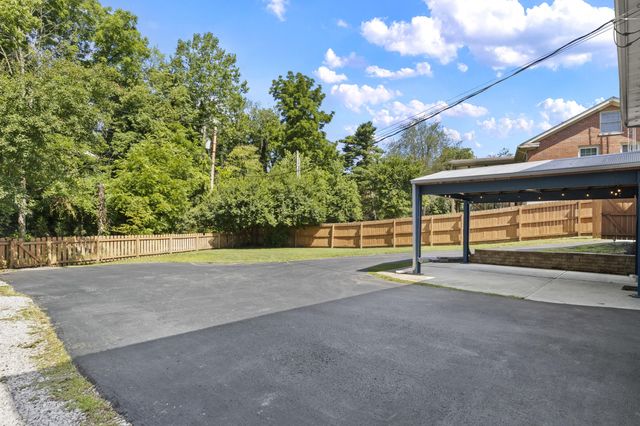 3483 Lansdowne Drive, Lexington, KY 40517
