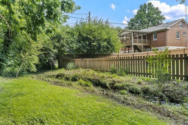 3483 Lansdowne Drive, Lexington, KY 40517
