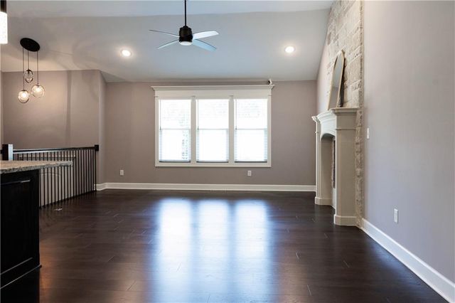 8815 W Longview Parkway, Kansas City, MO 64138