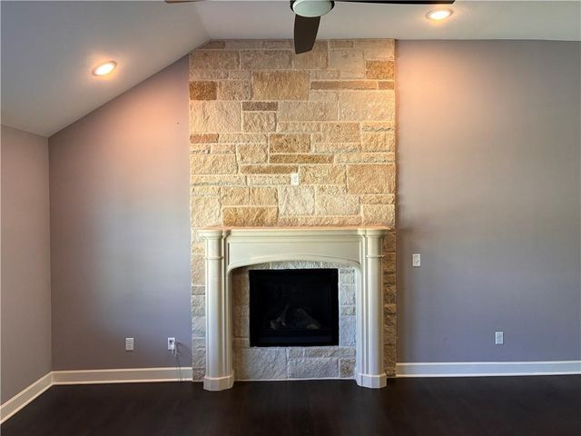 8815 W Longview Parkway, Kansas City, MO 64138