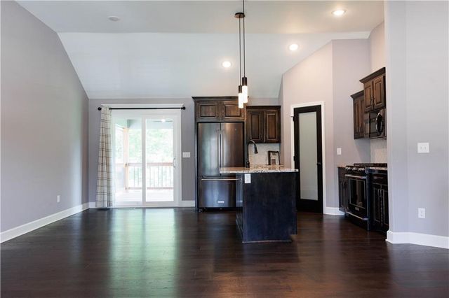 8815 W Longview Parkway, Kansas City, MO 64138