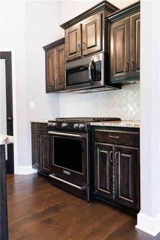 8815 W Longview Parkway, Kansas City, MO 64138