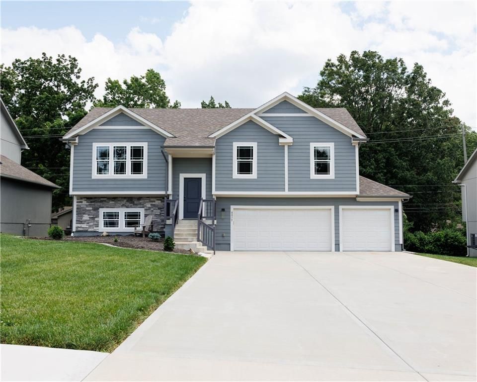 8815 W Longview Parkway, Kansas City, MO 64138