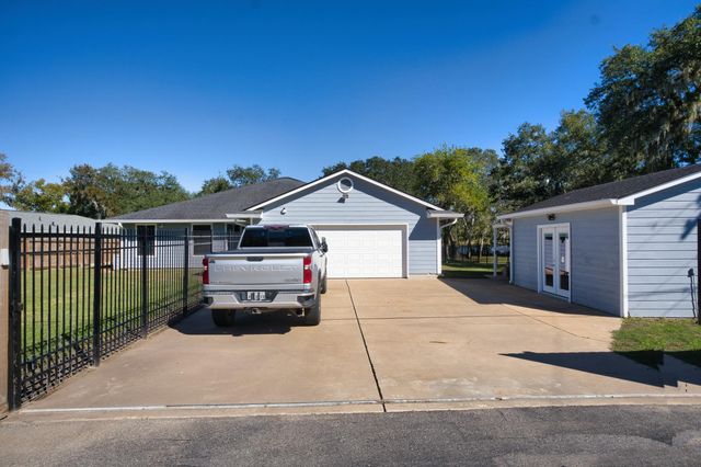 6418 County Road 659, Brazoria, TX 77422