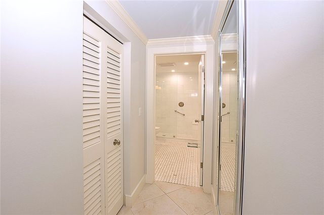 1616 Ocean Drive 103, Vero Beach, FL 32963