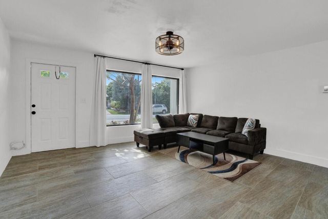 1511 NE 32nd Court, Pompano Beach, FL 33064