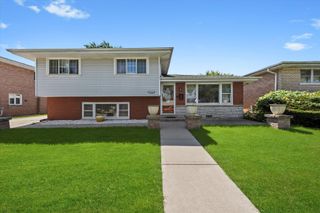 512 Gregory Drive, Chicago Heights, IL 60411