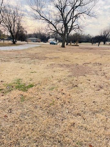 410 Sky Lane, Tuttle, OK 73089