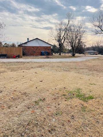 410 Sky Lane, Tuttle, OK 73089