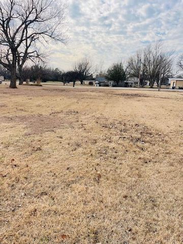 410 Sky Lane, Tuttle, OK 73089