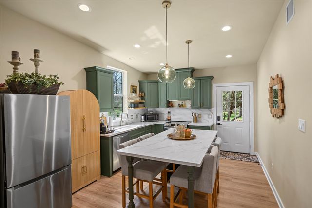 7278 Chadwick Hogan Road, Chappell Hill, TX 77426