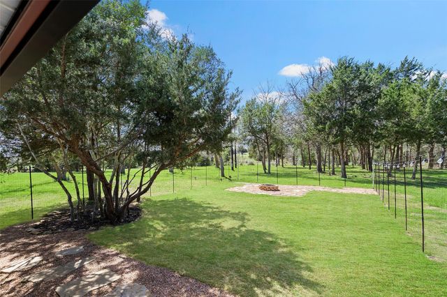 7278 Chadwick Hogan Road, Chappell Hill, TX 77426