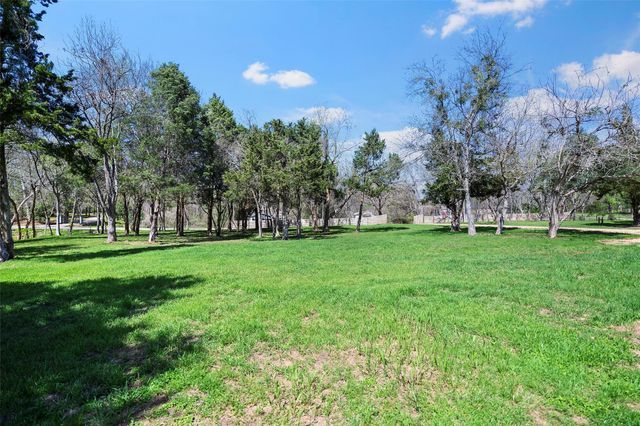 7278 Chadwick Hogan Road, Chappell Hill, TX 77426