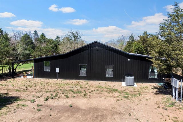 7278 Chadwick Hogan Road, Chappell Hill, TX 77426