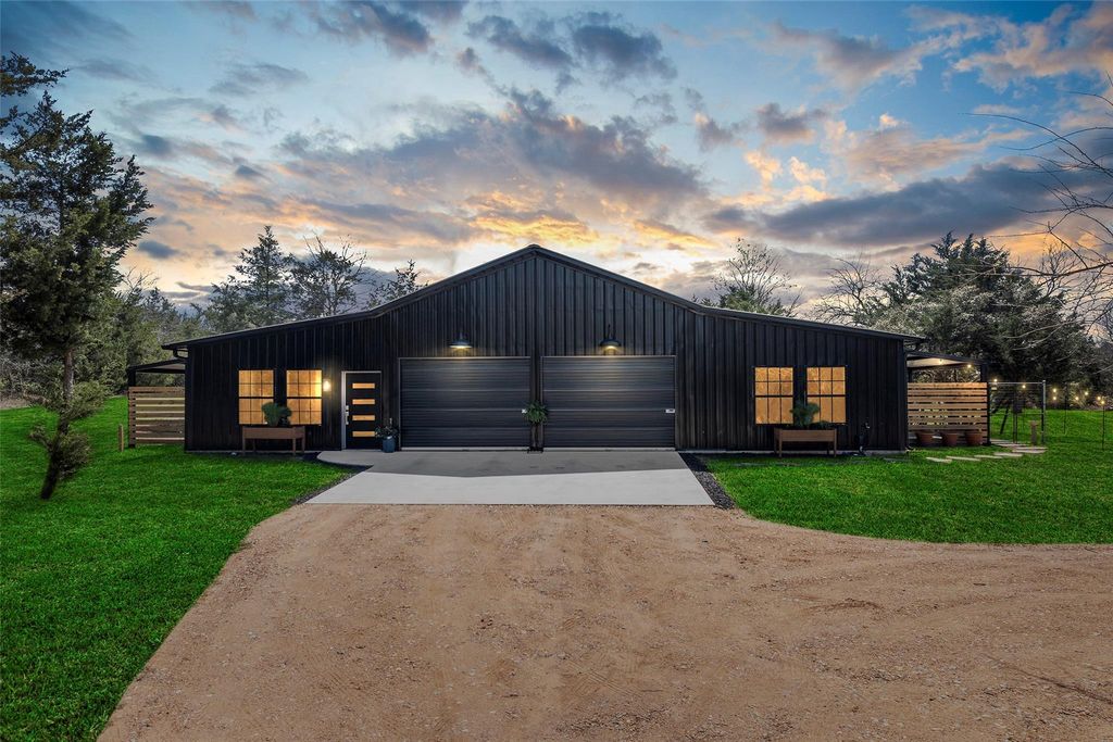 7278 Chadwick Hogan Road, Chappell Hill, TX 77426