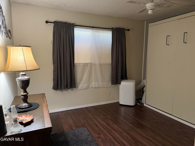 44213 Fenhold Street, Lancaster, CA 93535