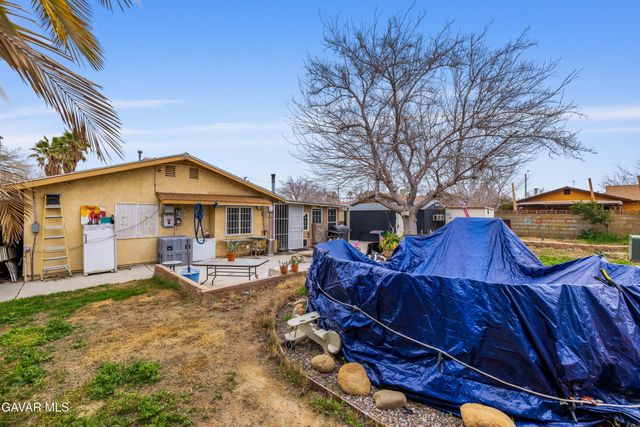 44213 Fenhold Street, Lancaster, CA 93535