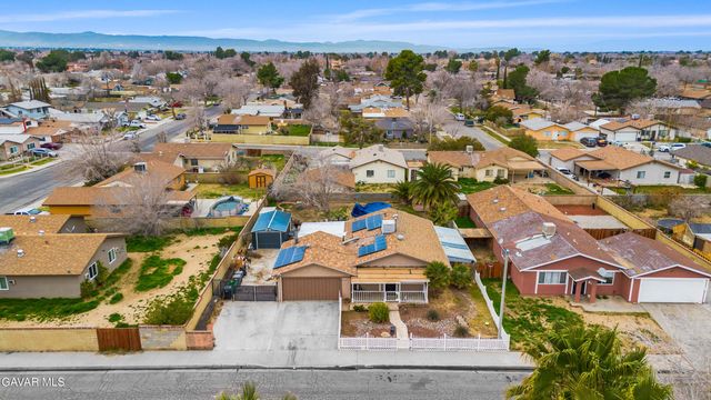 44213 Fenhold Street, Lancaster, CA 93535