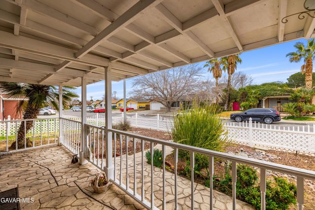 44213 Fenhold Street, Lancaster, CA 93535
