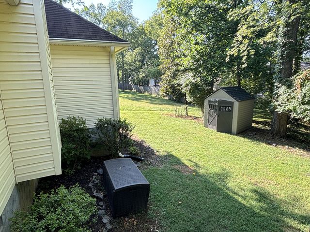 109 Redbud Dr, Hendersonville, TN 37075