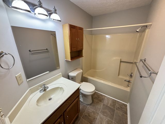 109 Redbud Dr, Hendersonville, TN 37075