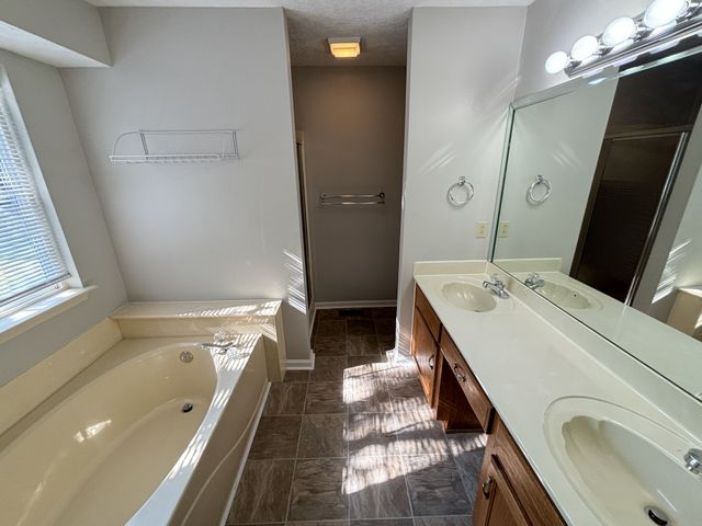 109 Redbud Dr, Hendersonville, TN 37075