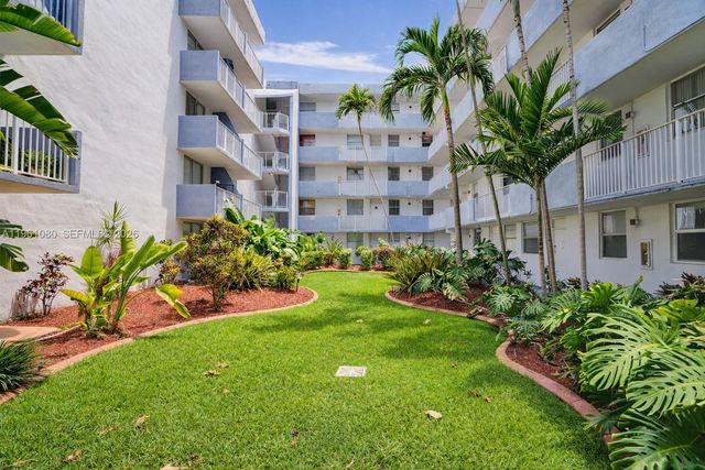 1801 S Treasure Dr 426, North Bay Village, FL 33141