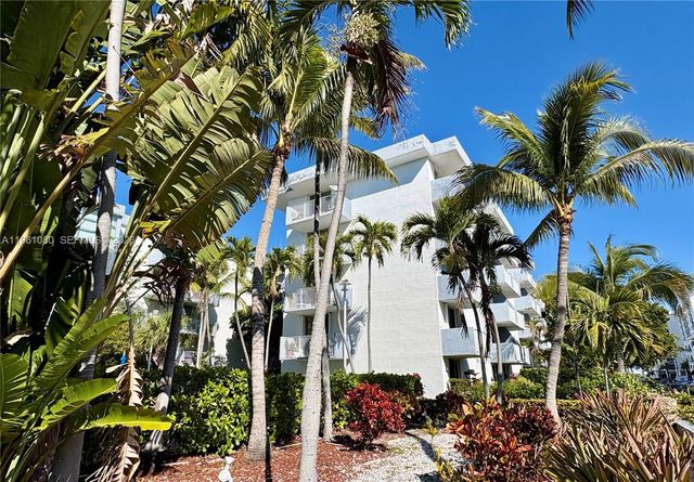 1801 S Treasure Dr 426, North Bay Village, FL 33141