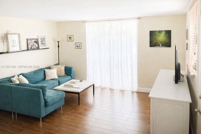 1801 S Treasure Dr 426, North Bay Village, FL 33141