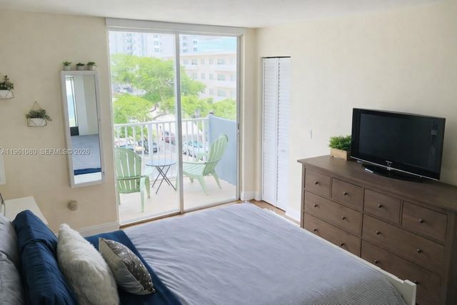 1801 S Treasure Dr 426, North Bay Village, FL 33141